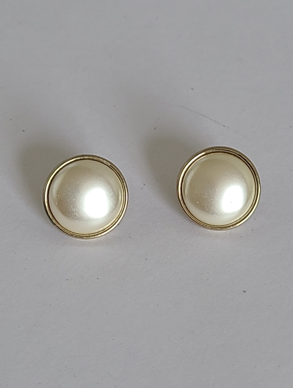 Vintage Gold Tone Boho Classy Chunky Round Pearl Elegant Stud Clip On Earrings
